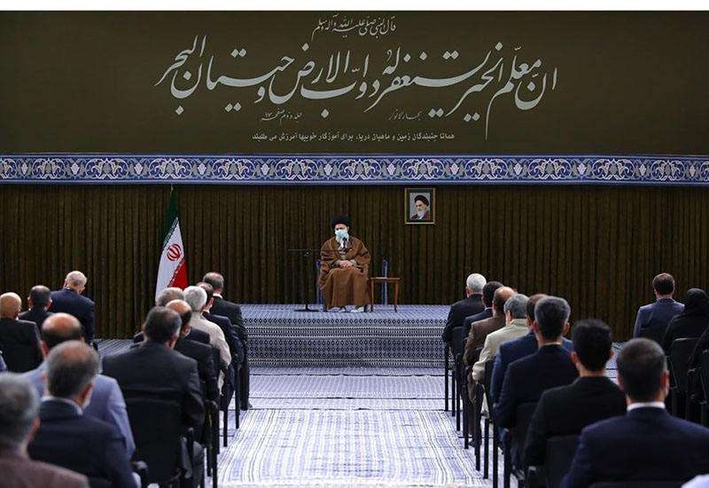 Ayətullah Xamenei təhsil işçiləri və müəllimlərə müraciət edib