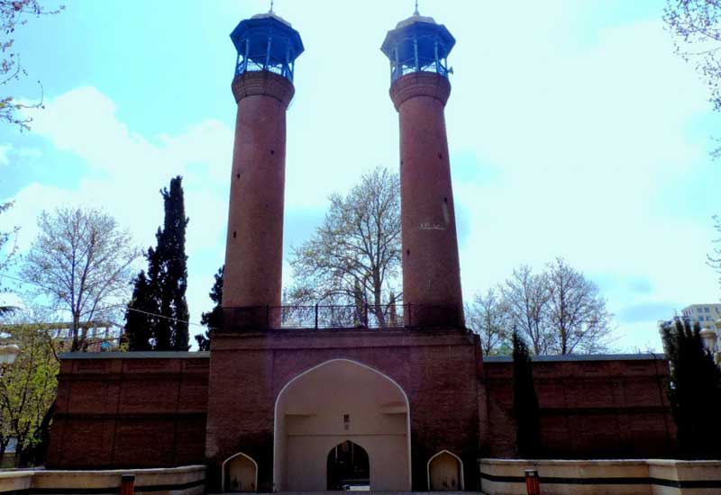 Azərbaycanda məsciddən Quran kitabını oğurladılar