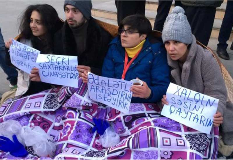 Bakıda parlament seçkisinin nəticələrinə etiraz aksiyası: saxlananlar var - FOTO