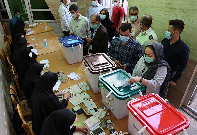 İran xalqı yeni prezident seçir