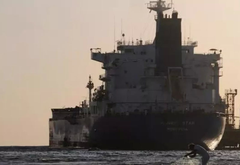 İran xarici neft tankerini ələ keçirib