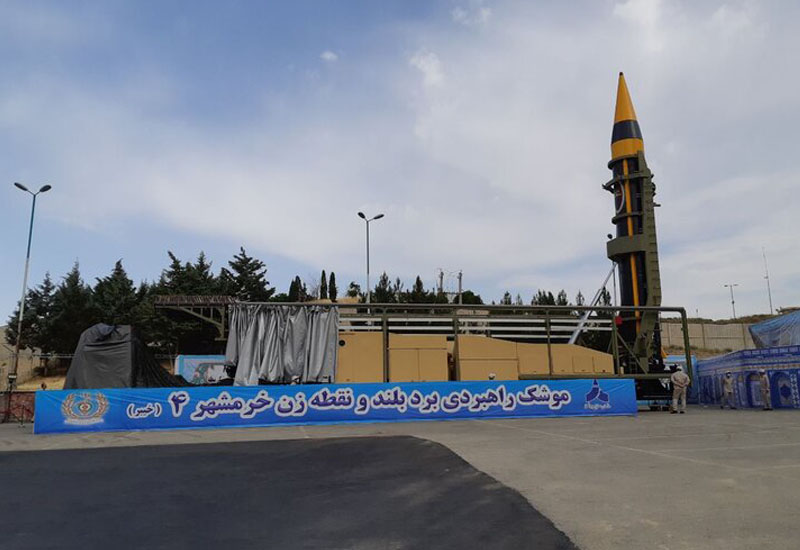 İran Xürrəmşəhr-4 adlı yeni raketini təqdim edib