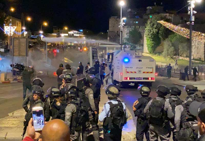 İsrail polisi yenə hücum etdi: 105 fələstinli yaralandı