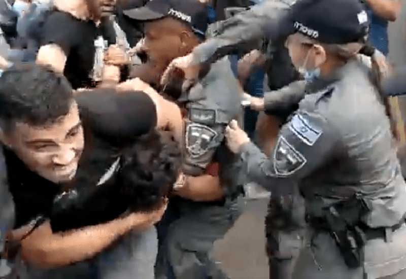 İsrailin yeni baş nazirinin evi önündə etiraz qarşıdurma ilə bitdi - VİDEO