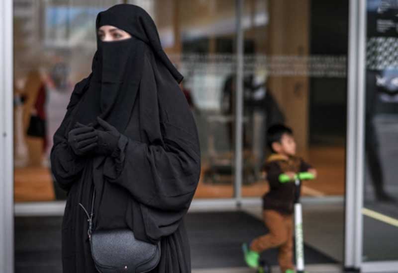 İsveçrədə niqab qadağan olundu