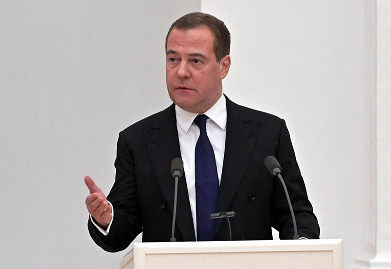 Medvedev: Rusiya öz müdafiəsi üçün istənilən silahdan istifadə edə bilər