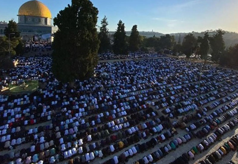 Minlərlə fələstinli Məscidül-Əqsada Qurban bayramı namazına qatılıb