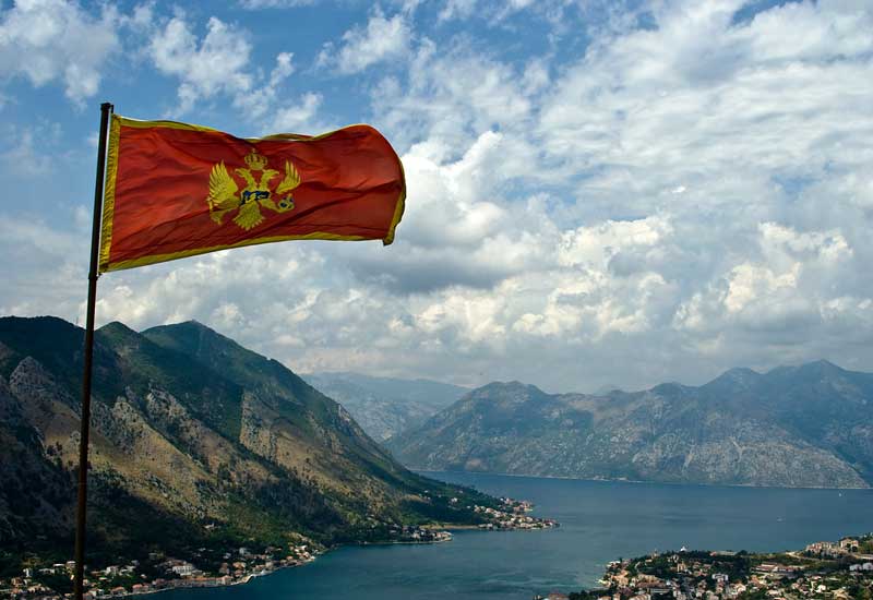 Monteneqro parlamenti qalmaqallı 