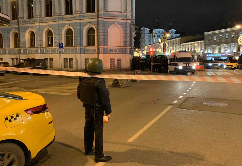 Moskvada FTX binası önündə atışma - VİDEO