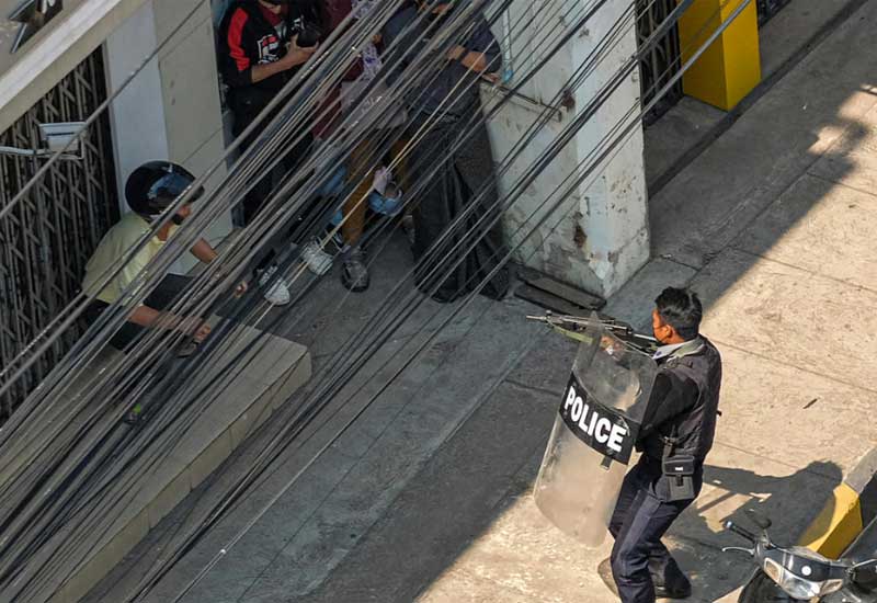 Myanmada çevrilişə etiraz edən 18 aksiya iştirakçısı öldürülüb