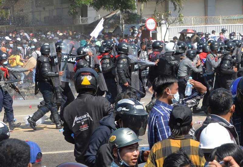Myanmada etiraz mitinqlərində ölənlərin sayı 581-ə çatdı