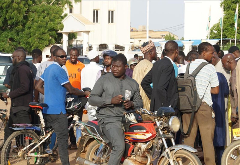 Nigeriya hərbi çevrilişdən sonra Nigerin elektrik enerjisini kəsib