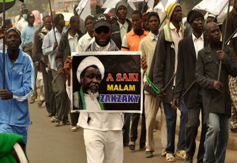 Nigeriya ordusu Şeyx Zəkzakiyə dəstək verən etirazçılara hücum edib