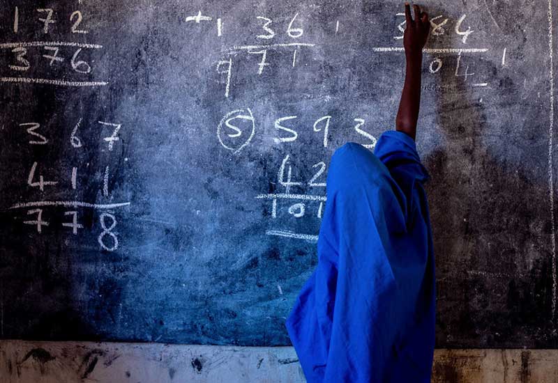 Nigeriyada internat məktəbinə basqın: 300 məktəbli qız qaçırıldı