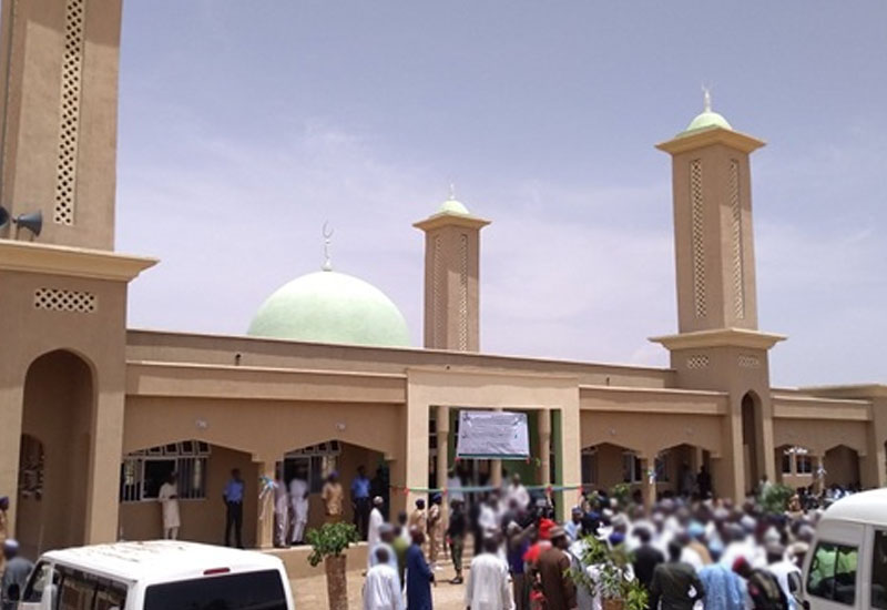 Nigeriyada yerləşən məscidlərdən biri silahlı hücuma məruz qalıb