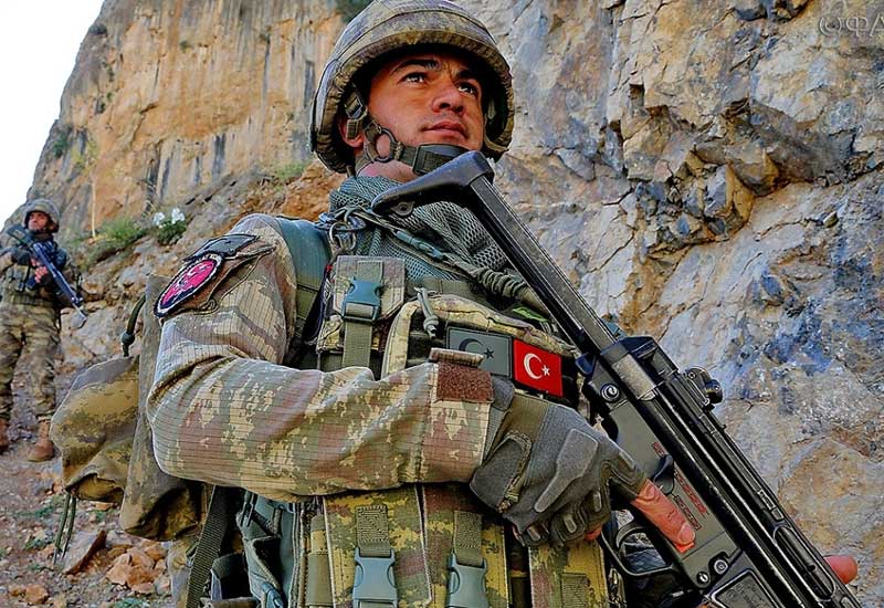 PKK terrorçuları Türk Ordusuna təslim oldular