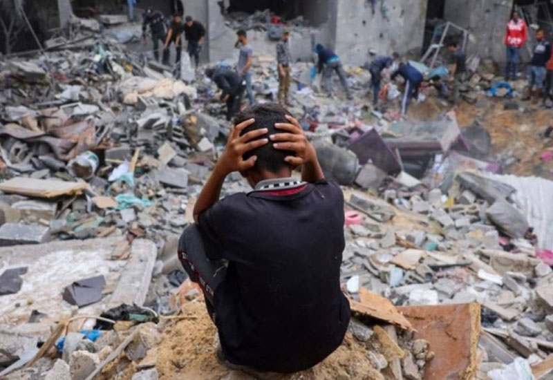 Qatil İsrail rejimi Qəzza zolağında evləri bombalamağa davam edir