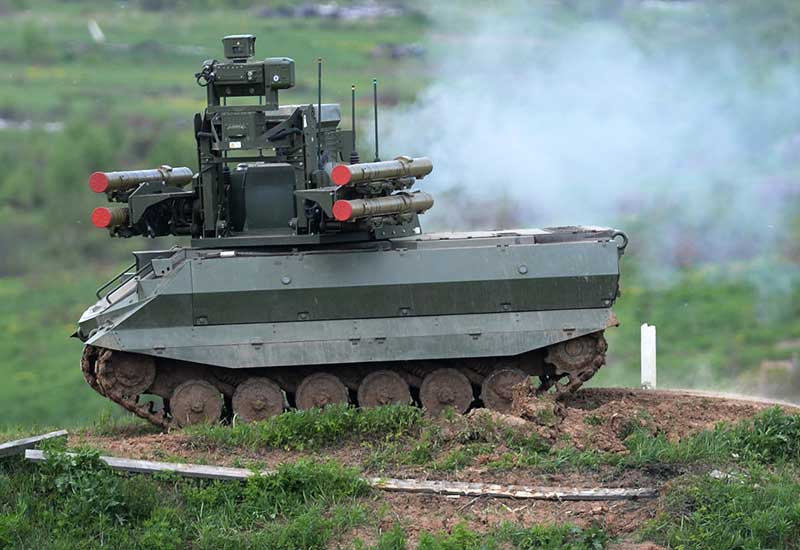Rusiyanın robot-tankı medianın gündəmi oldu - VİDEO