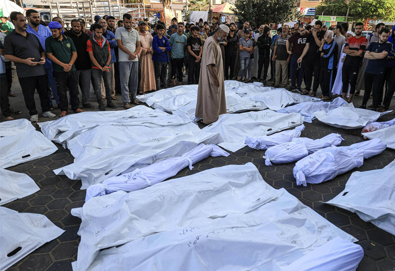 Sionist İsrail Qəzzada dinc sakinləri bombalamağa davam edir