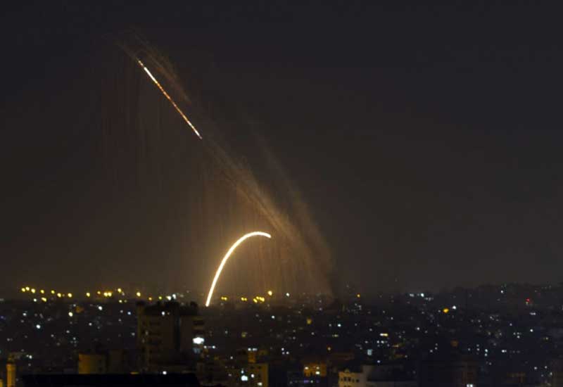 Sionist İsrail Qəzzanı bombaladı