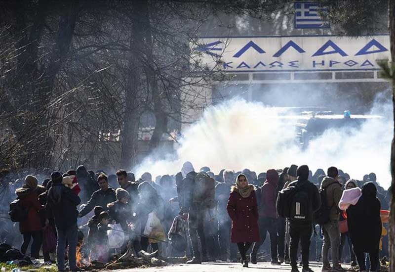 Türk-Yunan sərhədi: Miqrantlara səs bombası və bibər qazından istifadə edildi