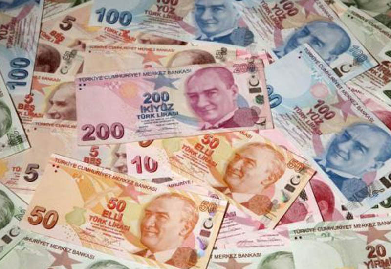 Türkiyədə bir dollar 12 lirəni keçdi